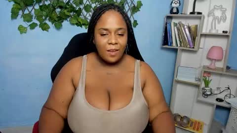 Snapshot of bbw_charlote chatting on 11-18-25, 12:20 Charlote online show from 11-18-25, 12:20