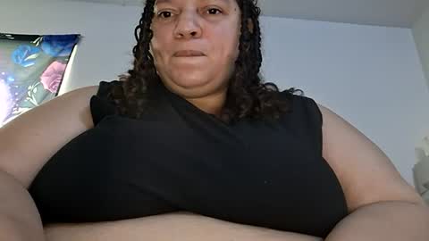 Snapshot of bbwdddreamqueen chatting on 08-06-26, 02:08 bbwdddreamqueen online show from 08-06-26, 02:08