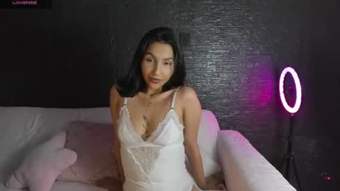 Snapshot of bby_salome_ chatting on 06-14-26, 04:36 salom online show from 06-14-26, 04:36