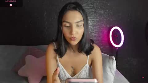 Snapshot of bby_salome_ chatting on 06-18-26, 03:40 salom online show from 06-18-26, 03:40