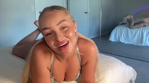 Snapshot of bbybreex chatting on 09-29-25, 11:20 Bree online show from 09-29-25, 11:20