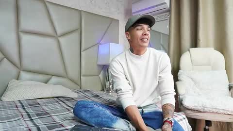 Helena  Evan online show from 01-06-26, 11:47