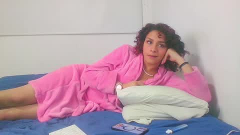 Snapshot of be_sinners chatting on 01-10-25, 05:26 Sara Juan online show from 01-10-25, 05:26