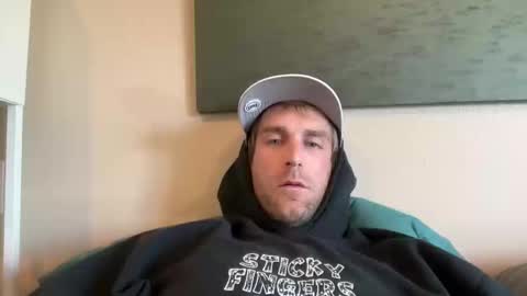 Snapshot of beach_bum_69 chatting on 03-07-25, 10:10 beach_bum_69 online show from 03-07-25, 10:10