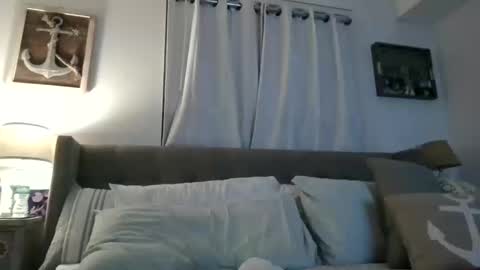 Emma online show from 10-16-25, 04:24