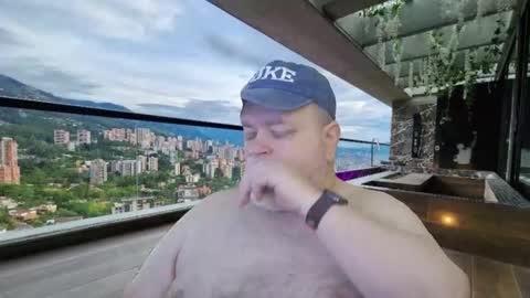 Snapshot of bear4muscle chatting on 02-01-26, 06:50 Dookie online show from 02-01-26, 06:50