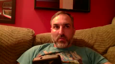 Snapshot of beardedambition chatting on 06-11-26, 12:43 beardedambition online show from 06-11-26, 12:43
