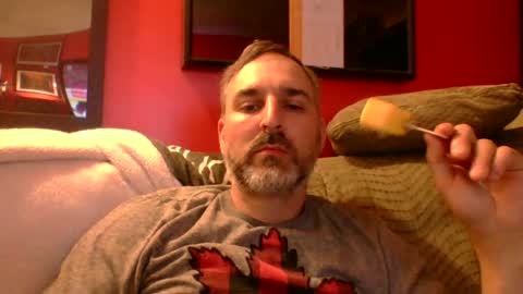 Snapshot of beardedambition chatting on 06-12-26, 01:26 beardedambition online show from 06-12-26, 01:26