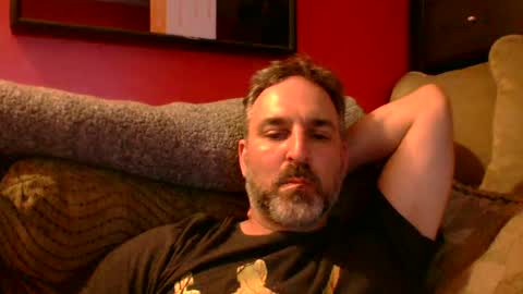 Snapshot of beardedambition chatting on 06-15-26, 01:30 beardedambition online show from 06-15-26, 01:30