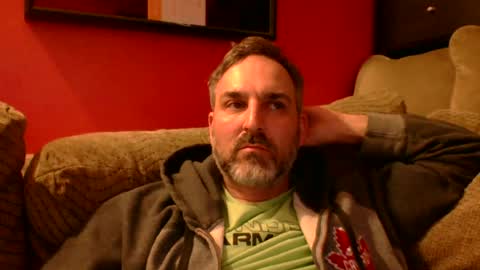 Snapshot of beardedambition chatting on 06-17-26, 01:19 beardedambition online show from 06-17-26, 01:19