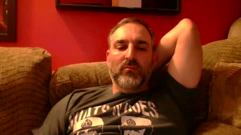 Snapshot of beardedambition chatting on 06-18-26, 01:50 beardedambition online show from 06-18-26, 01:50