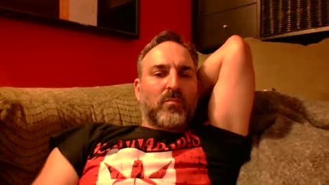 Snapshot of beardedambition chatting on 06-20-26, 11:40 beardedambition online show from 06-20-26, 11:40