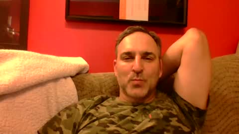 Snapshot of beardedambition chatting on 06-24-26, 01:04 beardedambition online show from 06-24-26, 01:04
