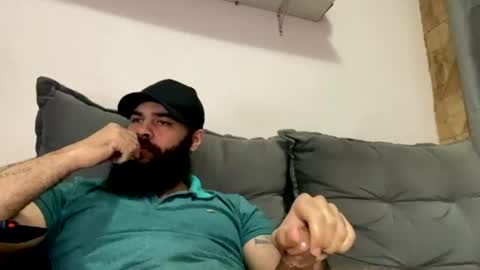 Snapshot of beardmax chatting on 07-08-26, 09:25 Min online show from 07-08-26, 09:25