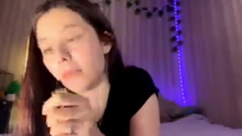 Snapshot of beataschielke chatting on 03-03-26, 12:00 Bella online show from 03-03-26, 12:00