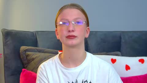 Beatrice online show from 03-25-26, 06:41