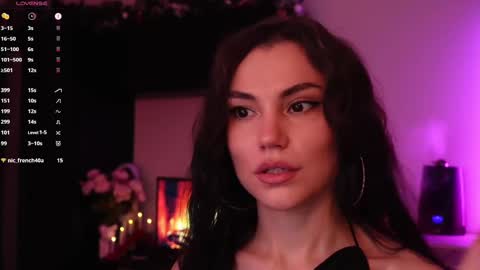 Snapshot of beatricefawne chatting on 02-11-25, 10:07 Bzzz Bea online show from 02-11-25, 10:07