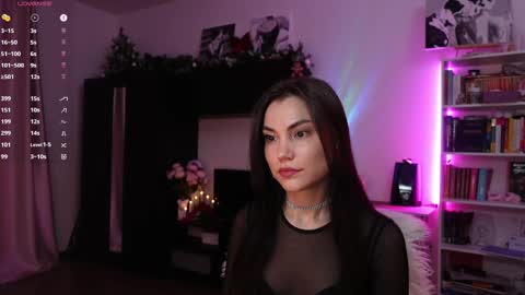 Snapshot of beatricefawne chatting on 02-25-25, 07:47 Bzzz Bea online show from 02-25-25, 07:47