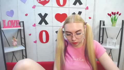 Snapshot of beatriceflyy chatting on 02-27-25, 04:32 BeatriceFlyy online show from 02-27-25, 04:32