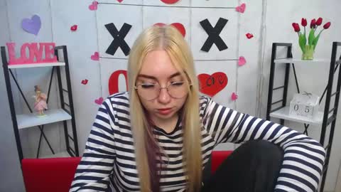 Snapshot of beatriceflyy chatting on 03-05-25, 09:27 BeatriceFlyy online show from 03-05-25, 09:27