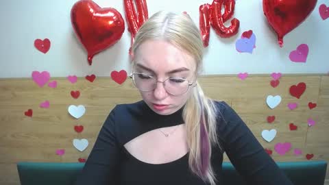 Snapshot of beatriceflyy chatting on 03-09-25, 03:27 BeatriceFlyy online show from 03-09-25, 03:27