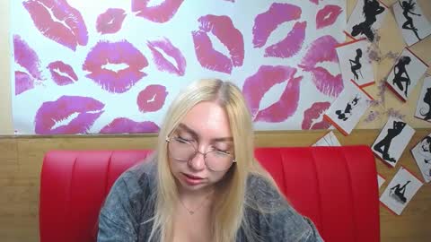 Snapshot of beatriceflyy chatting on 09-18-25, 02:08 BeatriceFlyy online show from 09-18-25, 02:08