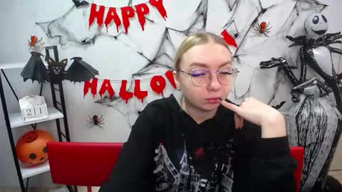 Snapshot of beatriceflyy chatting on 10-22-25, 11:43 BeatriceFlyy online show from 10-22-25, 11:43