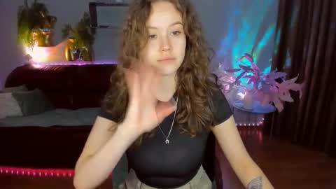 Snapshot of beatricewild chatting on 04-25-26, 10:40 BeatriceWild online show from 04-25-26, 10:40