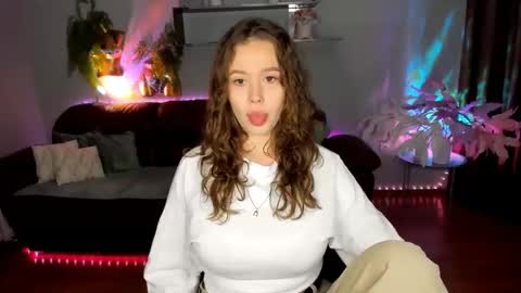 Snapshot of beatricewild chatting on 05-06-26, 10:20 BeatriceWild online show from 05-06-26, 10:20