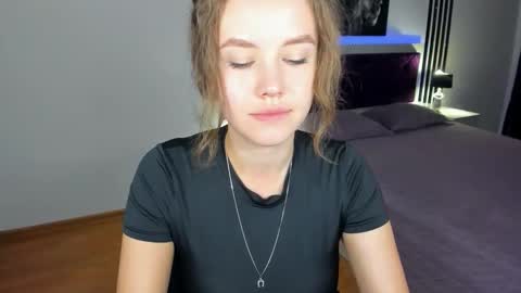 Snapshot of beatricewild chatting on 05-31-26, 10:33 BeatriceWild online show from 05-31-26, 10:33