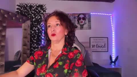 Snapshot of beatricez chatting on 10-12-25, 05:28 Chanel online show from 10-12-25, 05:28