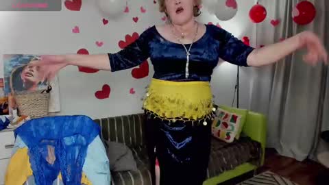 Snapshot of beautiful_lina7 chatting on 02-08-25, 04:47 your Lana online show from 02-08-25, 04:47