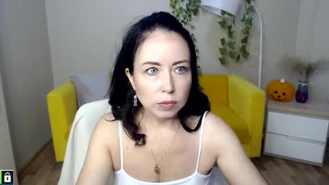 Snapshot of beautiful_moon3 chatting on 10-28-25, 10:41 beautiful_moon3 online show from 10-28-25, 10:41