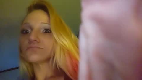 Julie Nicole online show from 01-18-25, 06:03