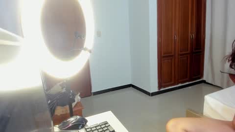 Snapshot of beautifulchleo chatting on 12-28-24, 02:11 Chleo online show from 12-28-24, 02:11