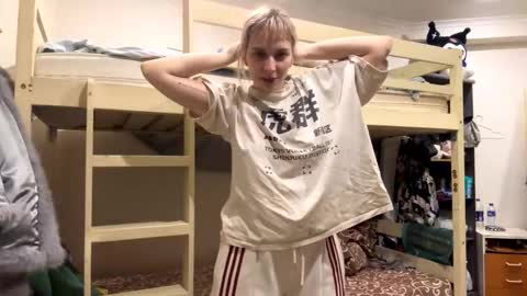 Mia online show from 03-05-26, 05:31