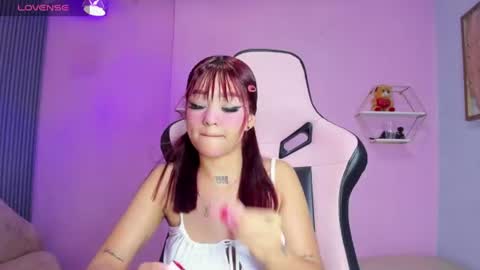 Snapshot of beautty_woman_ chatting on 07-11-26, 10:51 Sara online show from 07-11-26, 10:51