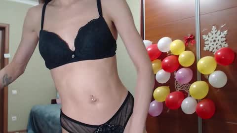 Snapshot of beauty_fruity chatting on 02-05-26, 01:05 Maria online show from 02-05-26, 01:05