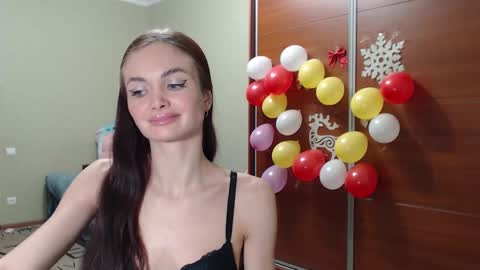 Snapshot of beauty_fruity chatting on 02-12-26, 12:11 Maria online show from 02-12-26, 12:11