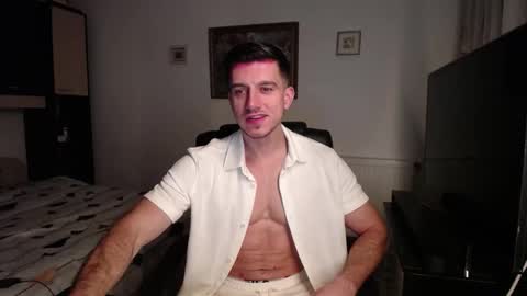 Mia and Jake online show from 01-08-26, 01:02