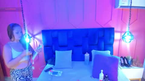 Snapshot of beauty_milf4 chatting on 11-16-25, 12:22 Chantall online show from 11-16-25, 12:22