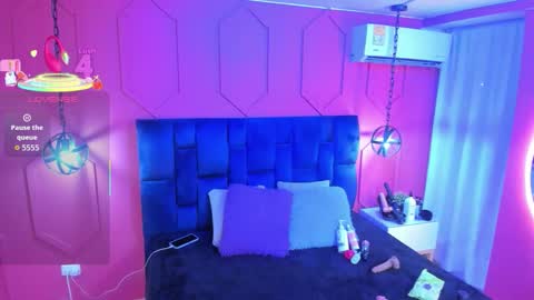 Chantall online show from 12-14-25, 11:37