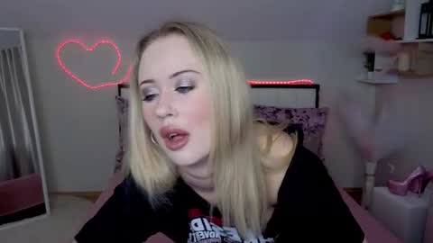 Snapshot of beauty_sashaxx chatting on 06-30-26, 03:24 beauty Sasha online show from 06-30-26, 03:24