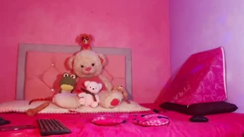 Snapshot of beautyqueen__ chatting on 01-17-25, 09:06 BeautyMaffe online show from 01-17-25, 09:06