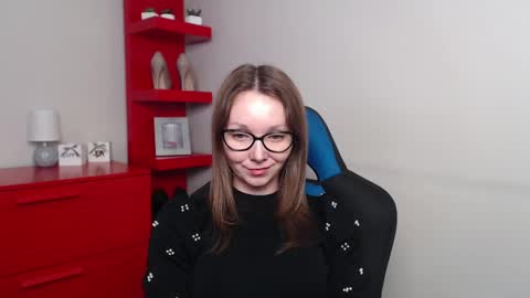 Snapshot of beautyzoexx chatting on 12-16-24, 10:29 Zoe online show from 12-16-24, 10:29