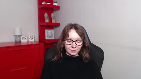 Snapshot of beautyzoexx chatting on 12-23-24, 09:27 Zoe online show from 12-23-24, 09:27