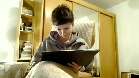 Raluca online show from 02-23-25, 05:07