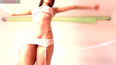 Snapshot of bebe_sua chatting on 12-04-24, 12:52 Jennifer online show from 12-04-24, 12:52