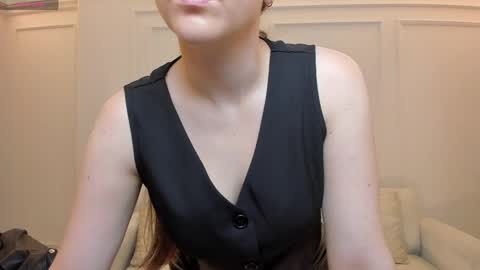Snapshot of beccabaxter chatting on 04-19-26, 12:04 Am Becca online show from 04-19-26, 12:04
