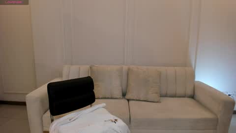 Snapshot of beccabaxter chatting on 05-09-26, 11:59 Am Becca online show from 05-09-26, 11:59